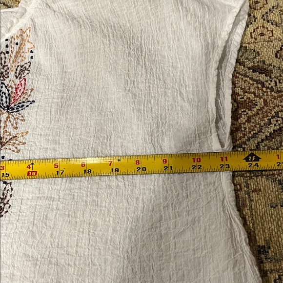 J Jill cotton top size m petite with embroidery - Picture 3 of 8